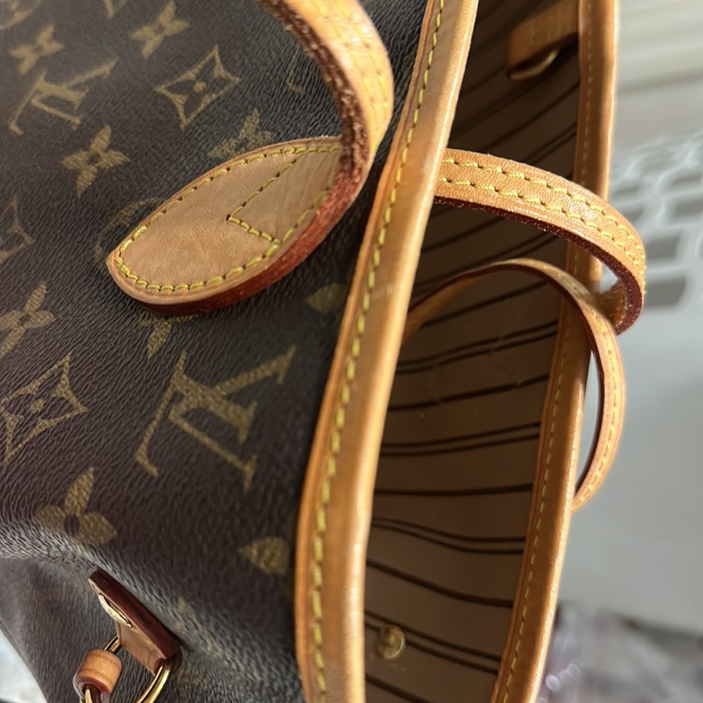 The Neverfull MM Tote - Picture 8 of 10